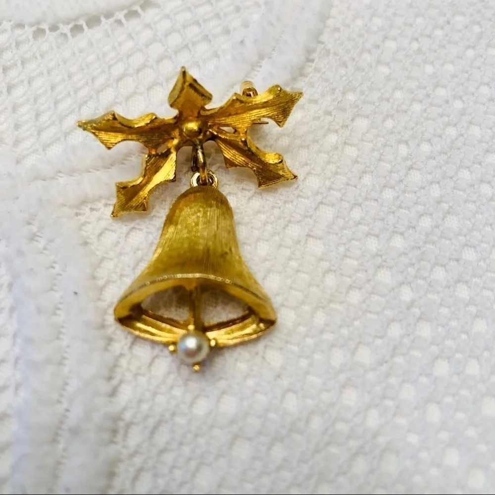 Christmas Brooch Bundle FIVE Gold Red Green Bell Tree Holiday Pins